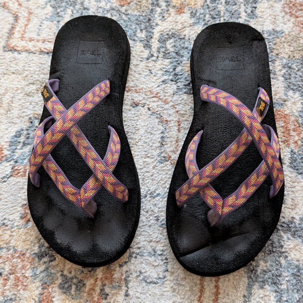 🧶 Teva Purple Tribal Cross Flip Flops